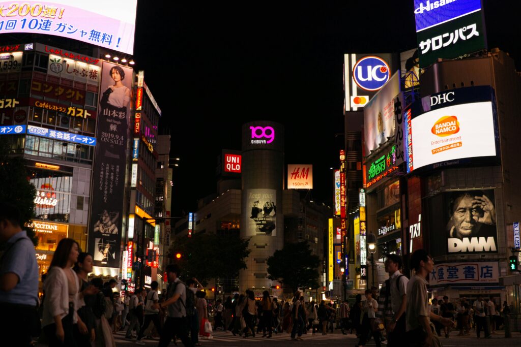digital-billboards advertising digital standee japan